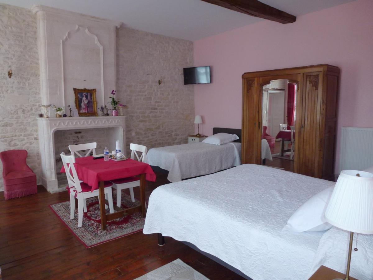 Bed and Breakfast Le Logis De Faugerit Frontenay-Rohan-Rohan Zewnętrze zdjęcie