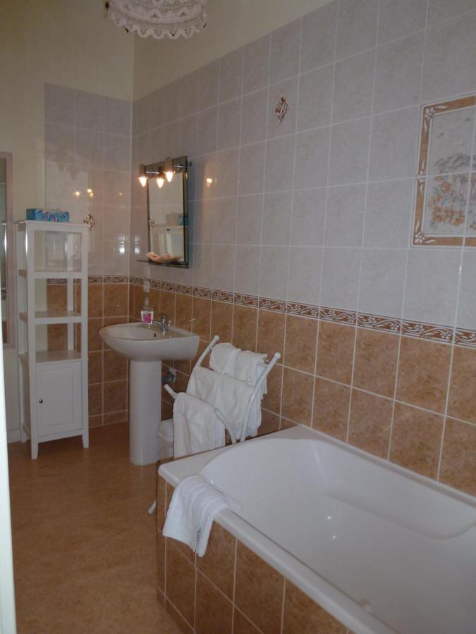 Bed and Breakfast Le Logis De Faugerit Frontenay-Rohan-Rohan Zewnętrze zdjęcie